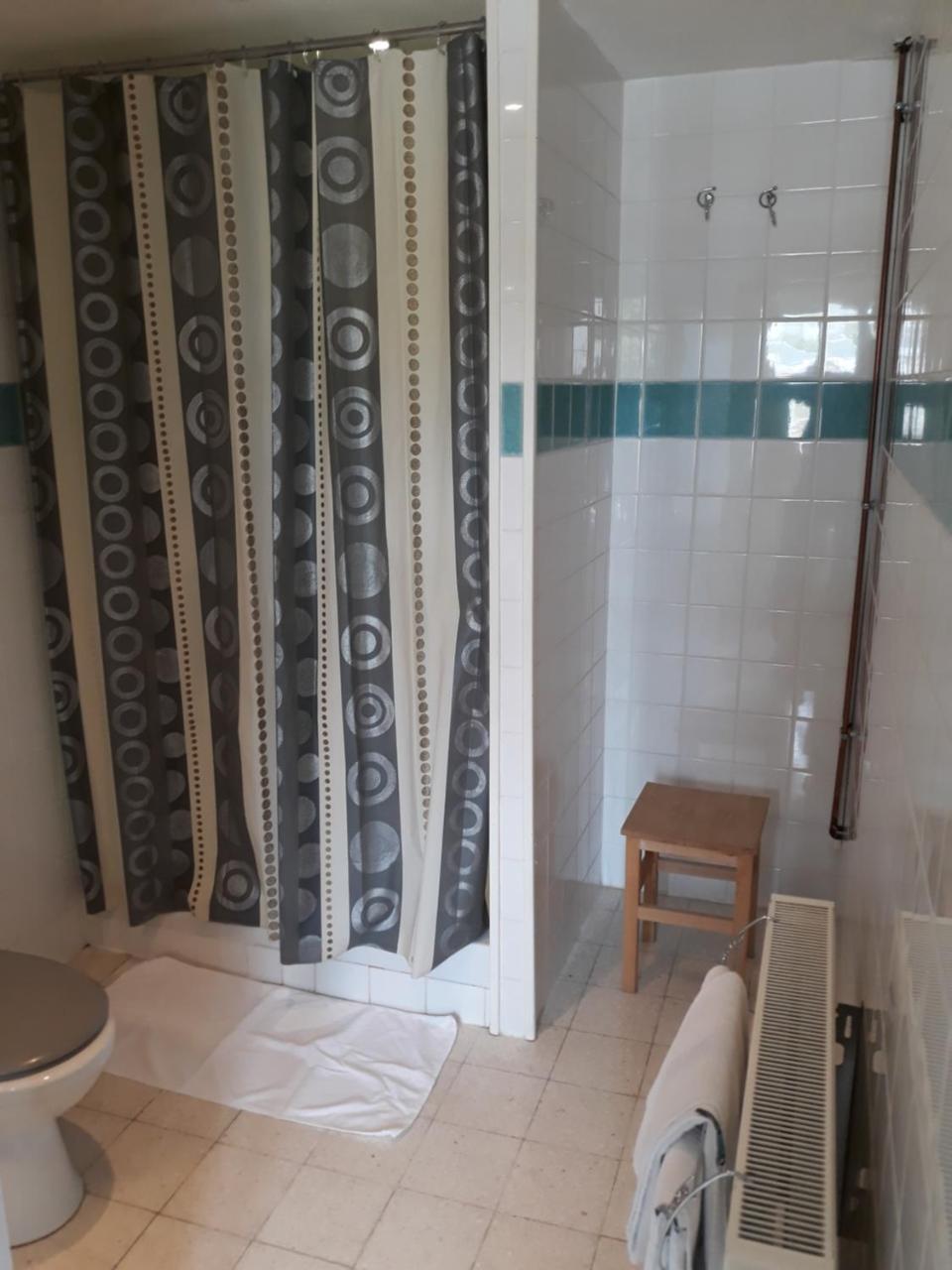 Sainte-Gauburge-Sainte-Colombe Hotel De La Gare מראה חיצוני תמונה